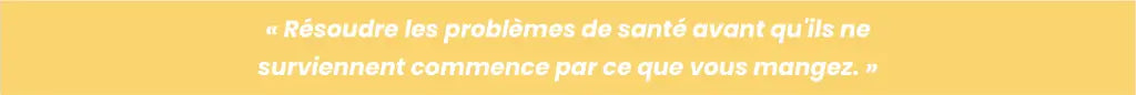 Texte sur fond jaune : Résoudre les problèmes de santé avant qu'ils ne surviennent commence par ce que vous mangez. La Miraculine contenue dans la baie Miracle est le meilleur moyen pour maîtriser sa consommation de sucre.